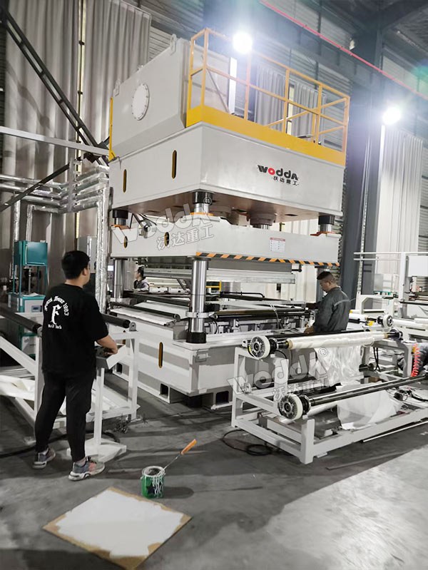 630噸復(fù)合材料成型液壓機.jpg